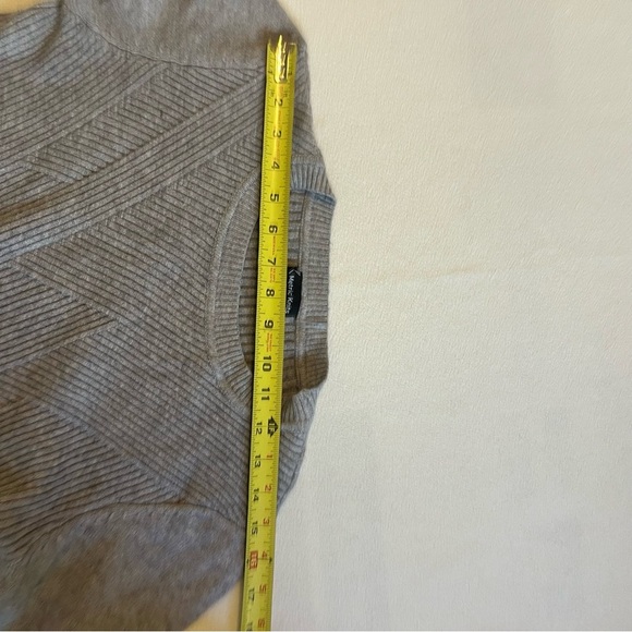 Metric Knits Ribbed Knit Sweater – Size L - Picture 8 of 9